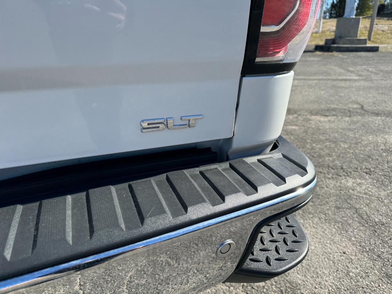 GMC Sierra 1500 4WD Crew Cab 143.5" SLT 2018