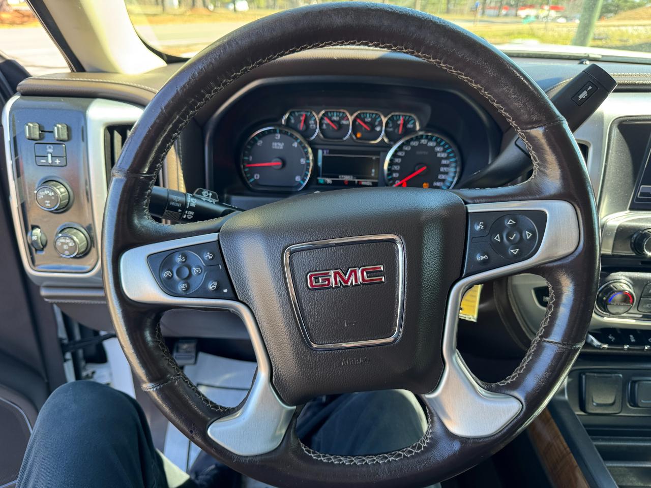 GMC Sierra 1500 4WD Crew Cab 143.5" SLT 2018