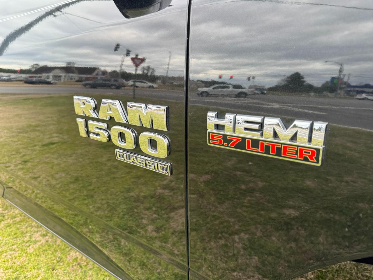 RAM 1500 Classic Big Horn 4x4 Crew Cab 5'7" Box 2019