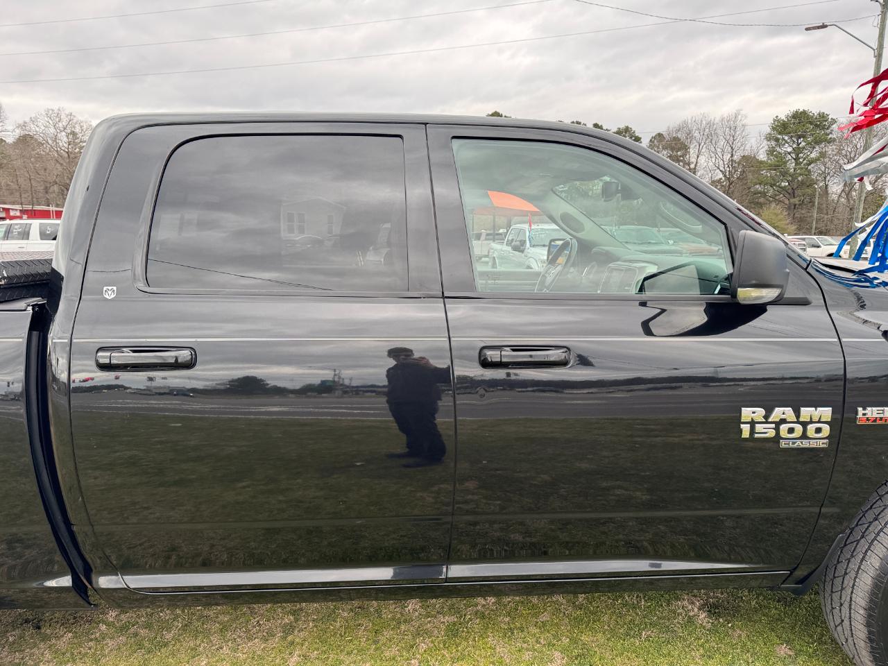 RAM 1500 Classic Big Horn 4x4 Crew Cab 5'7" Box 2019