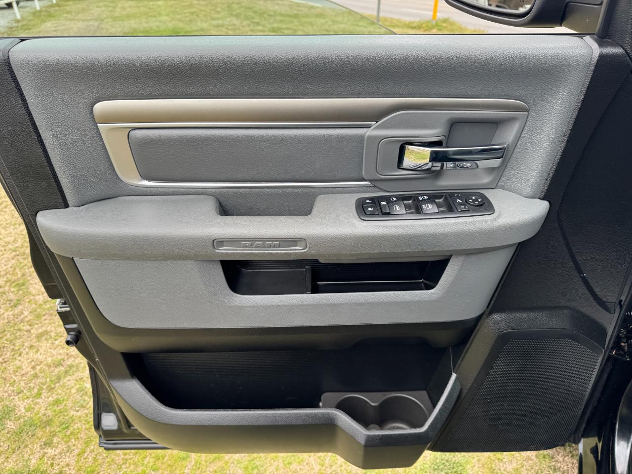 RAM 1500 Classic Big Horn 4x4 Crew Cab 5'7" Box 2019