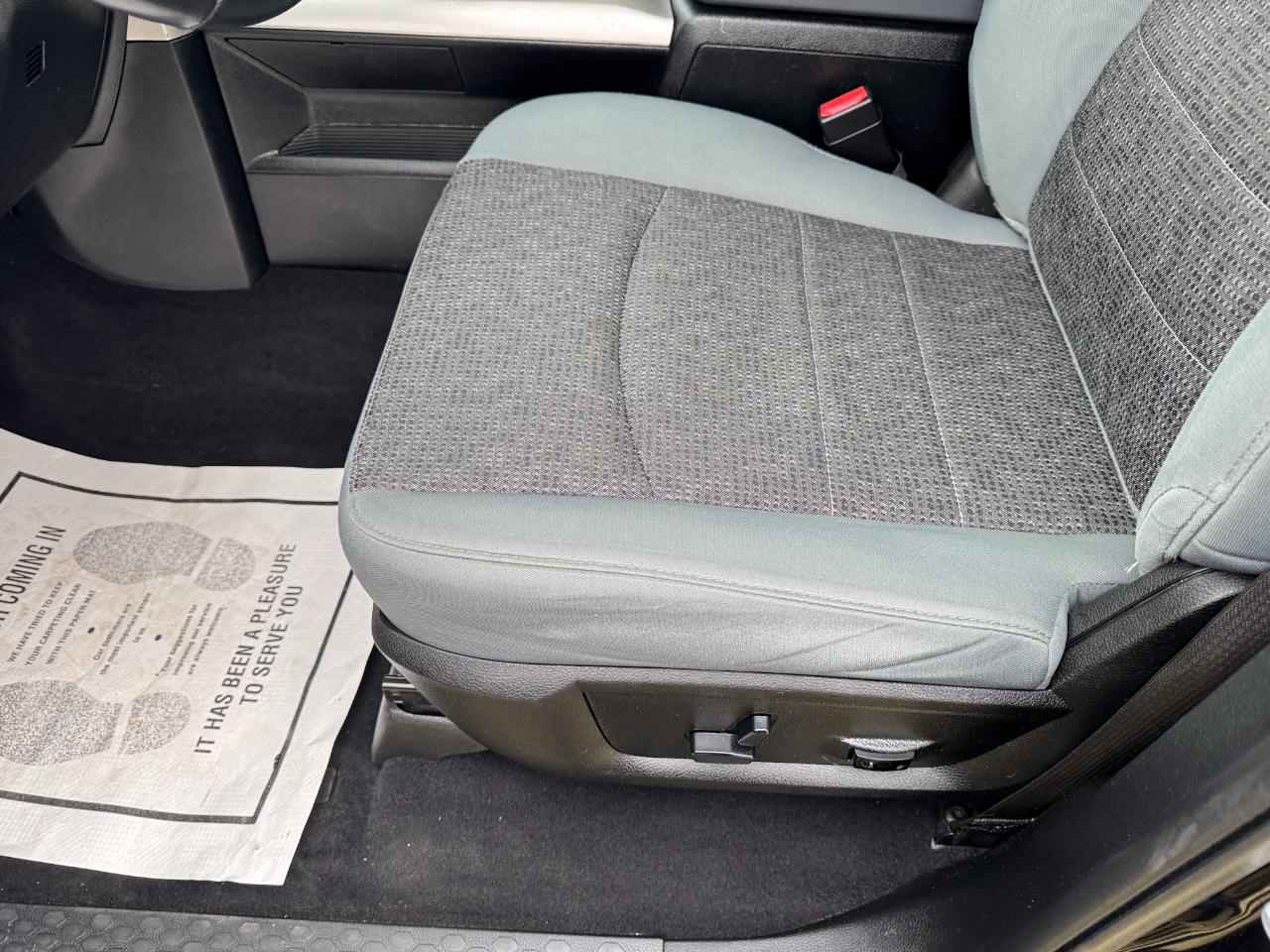 RAM 1500 Classic Big Horn 4x4 Crew Cab 5'7" Box 2019