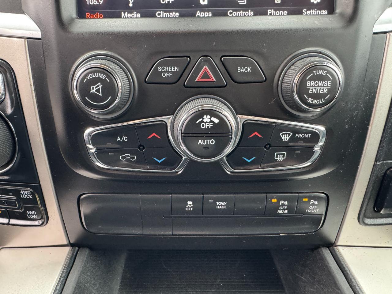 RAM 1500 Classic Big Horn 4x4 Crew Cab 5'7" Box 2019