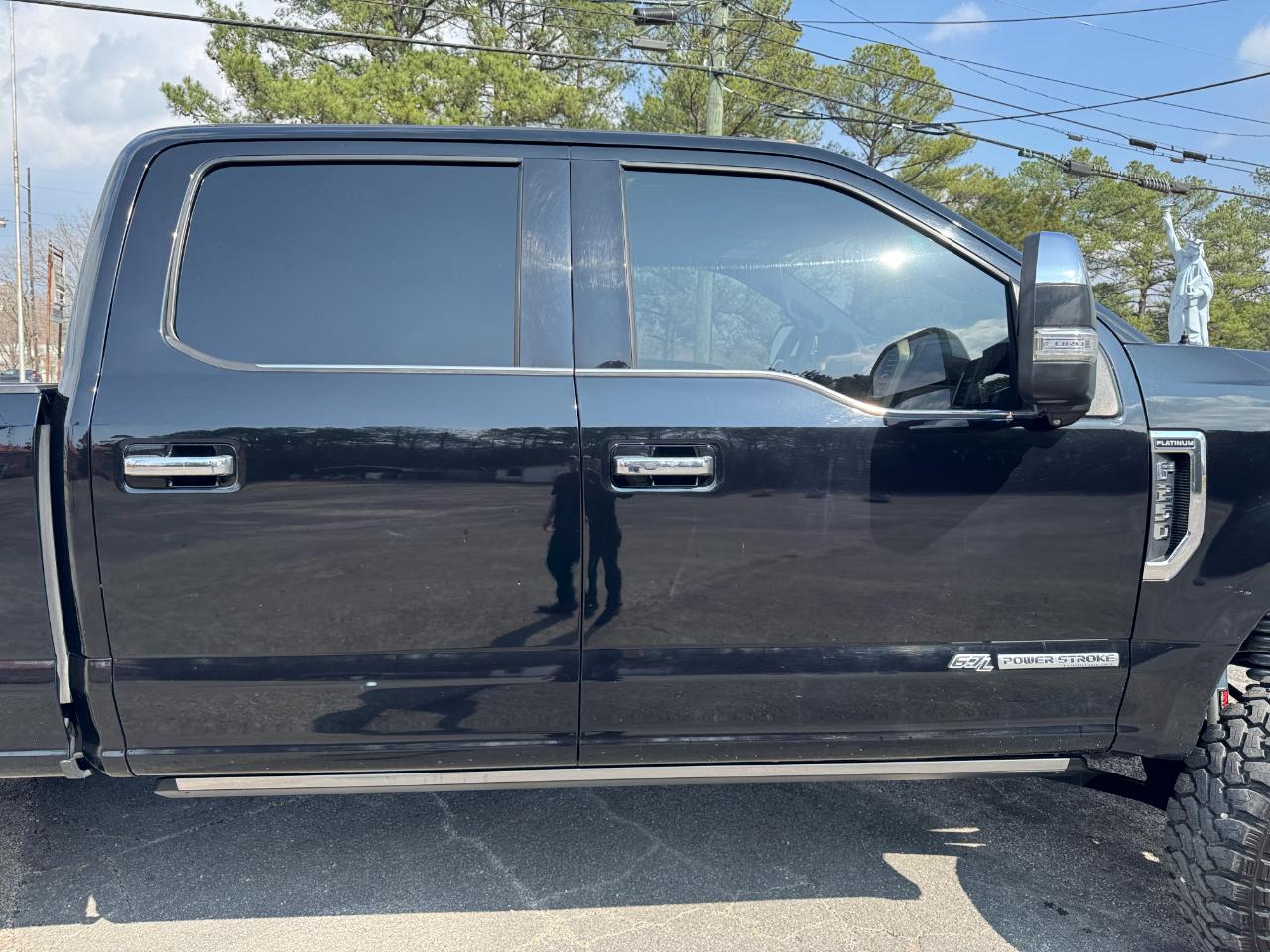 Ford Super Duty F-250 SRW Platinum 4WD Crew Cab 8' Box 2017