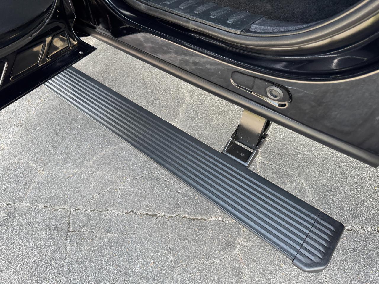 Ford Super Duty F-250 SRW Platinum 4WD Crew Cab 8' Box 2017