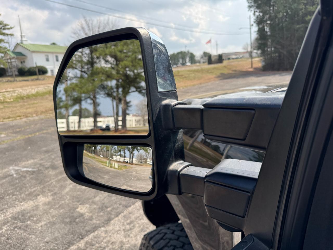 Ford Super Duty F-250 SRW Platinum 4WD Crew Cab 8' Box 2017