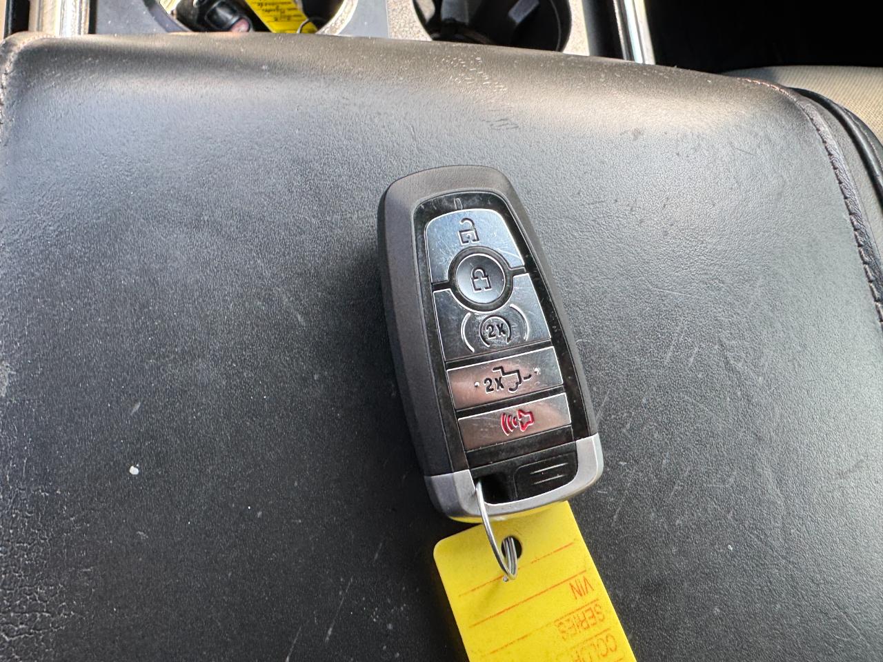 Ford Super Duty F-250 SRW Platinum 4WD Crew Cab 8' Box 2017