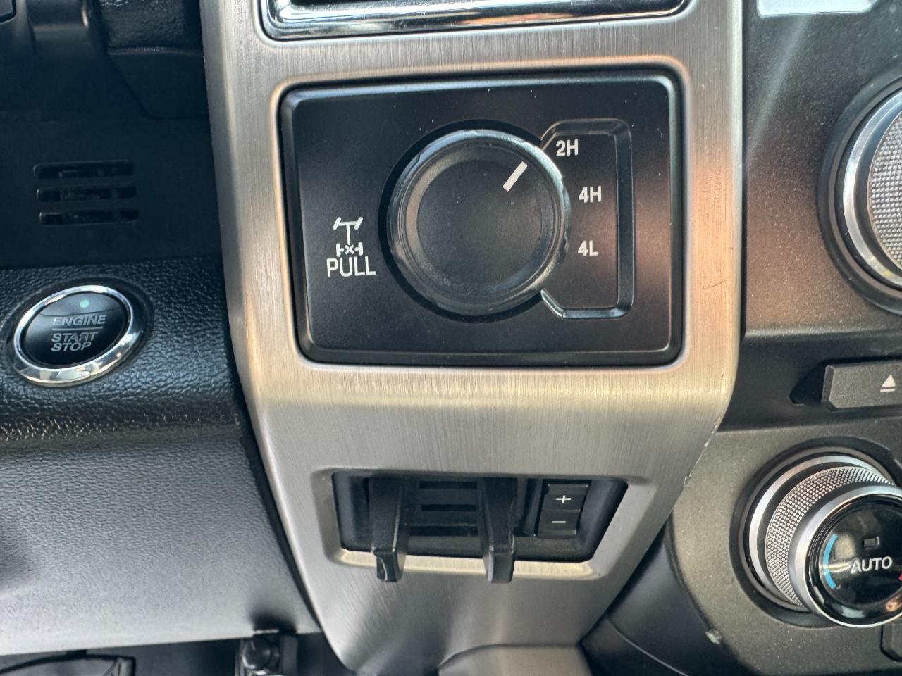 Ford Super Duty F-250 SRW Platinum 4WD Crew Cab 8' Box 2017