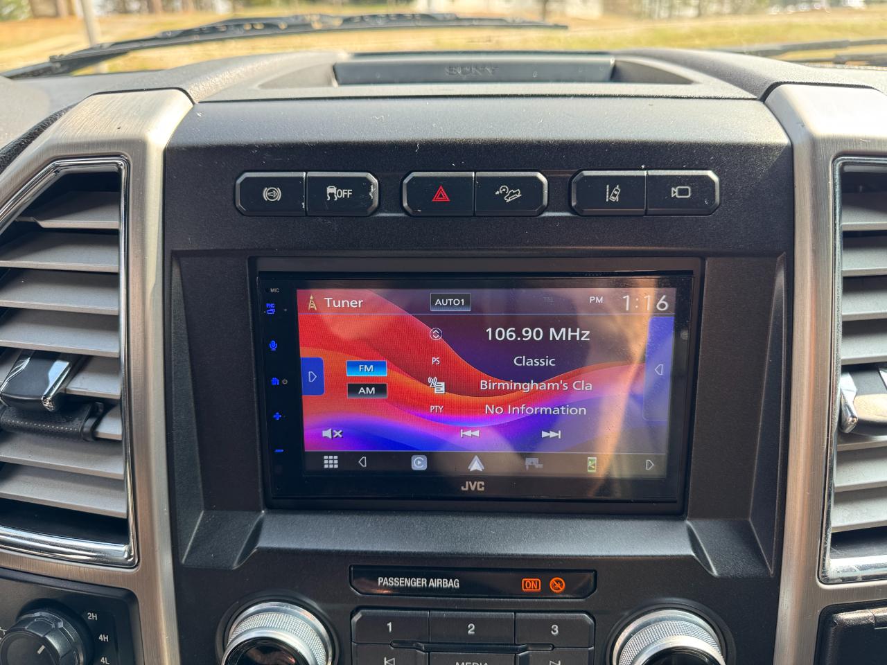 Ford Super Duty F-250 SRW Platinum 4WD Crew Cab 8' Box 2017