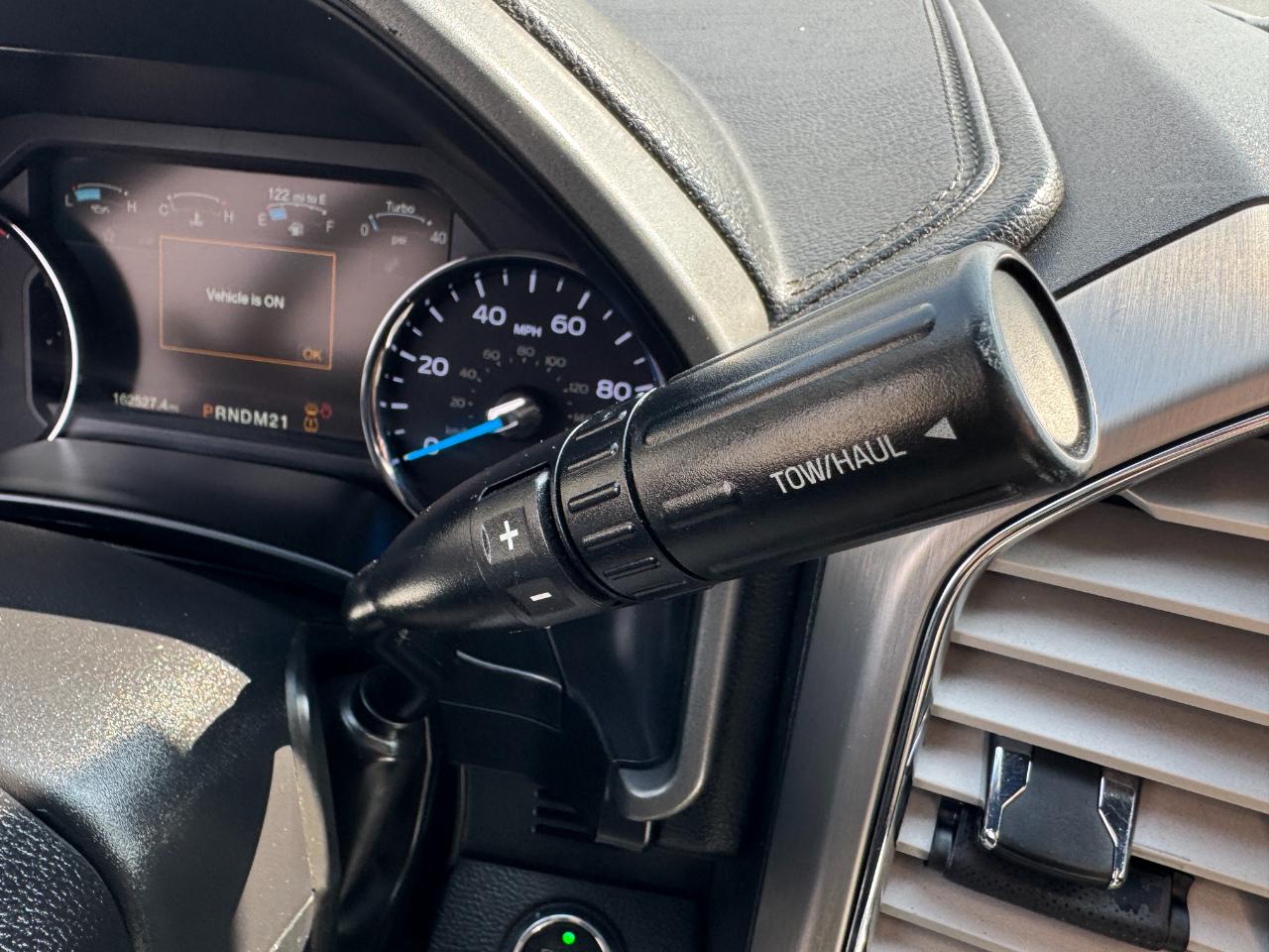 Ford Super Duty F-250 SRW Platinum 4WD Crew Cab 8' Box 2017