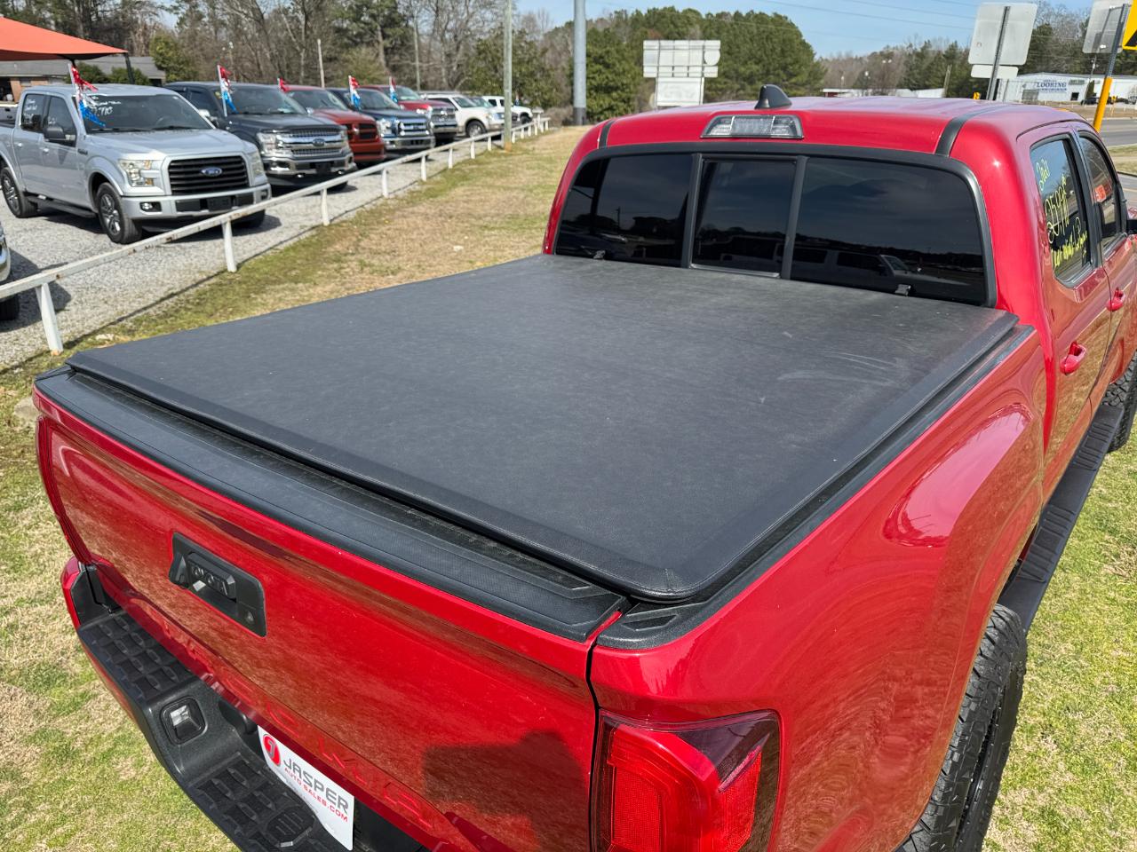 Toyota Tacoma 2WD SR Double Cab 5' Bed I4 AT (Natl) 2021