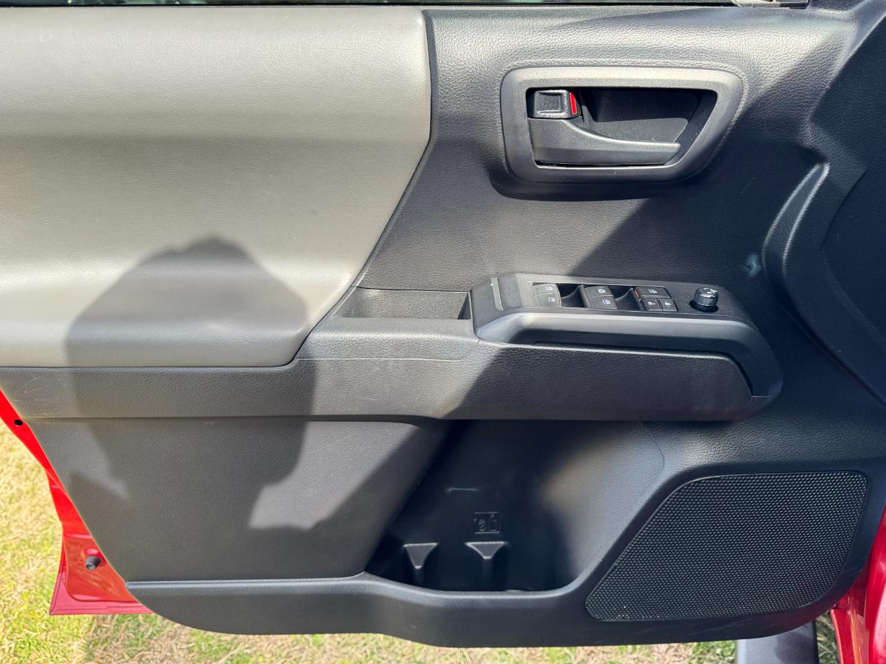 Toyota Tacoma 2WD SR Double Cab 5' Bed I4 AT (Natl) 2021