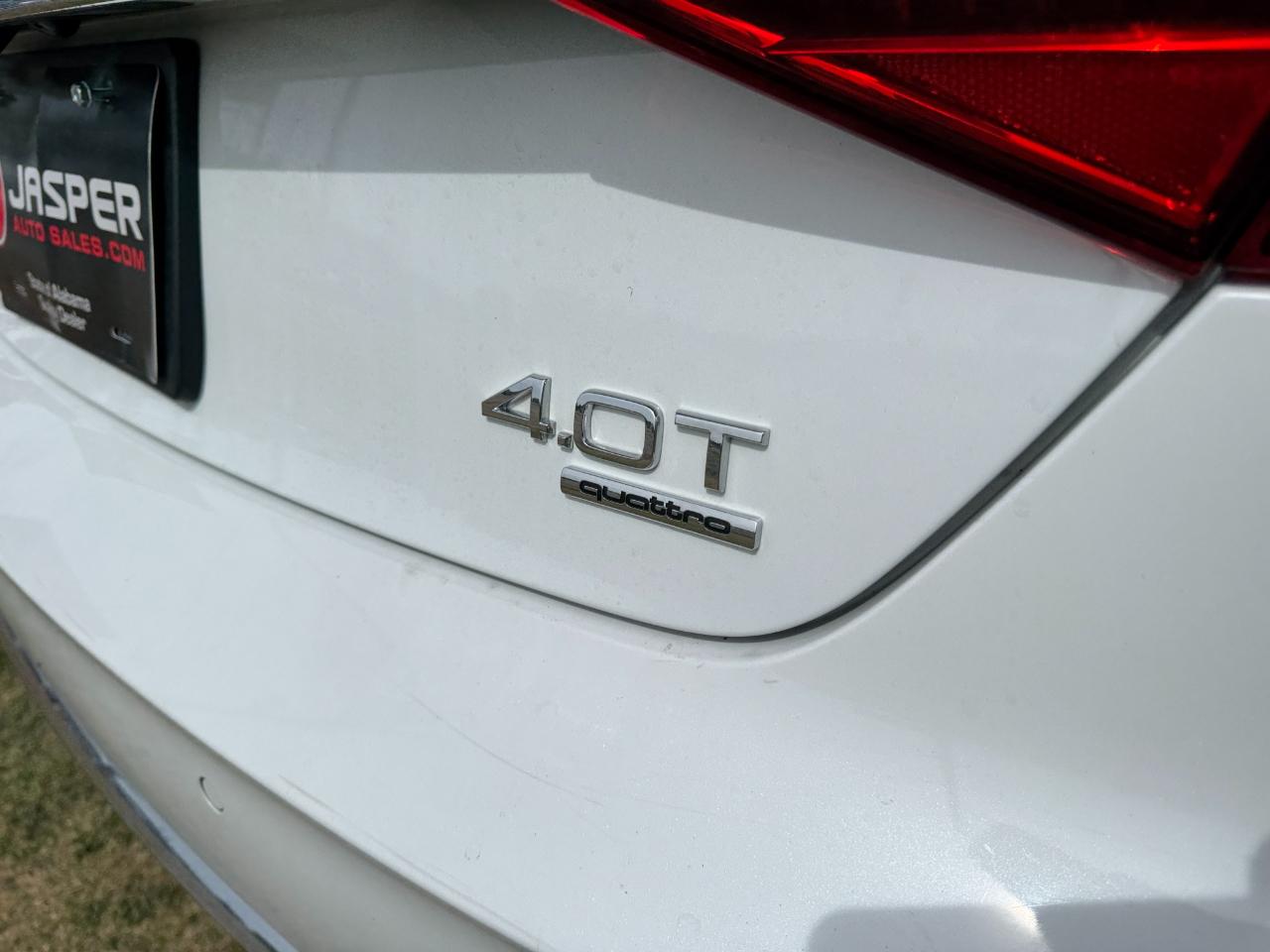 Audi A8 L 4dr Sdn 4.0T 2015