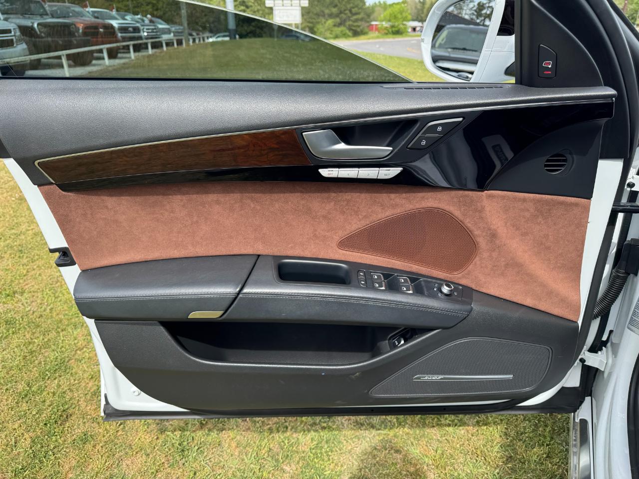 Audi A8 L 4dr Sdn 4.0T 2015