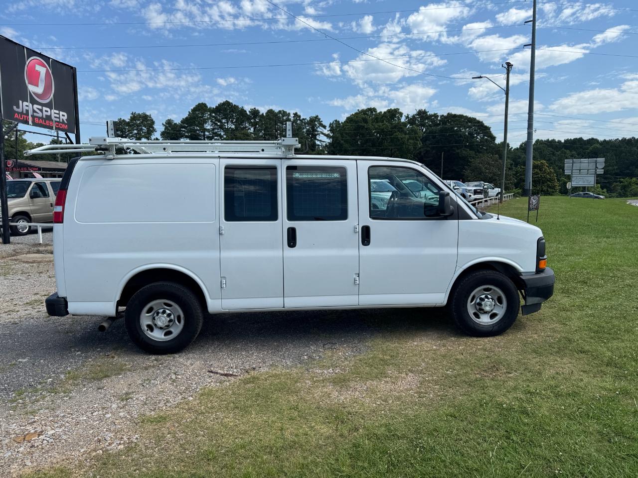 Chevrolet Express Cargo Van RWD 2500 135" 2017