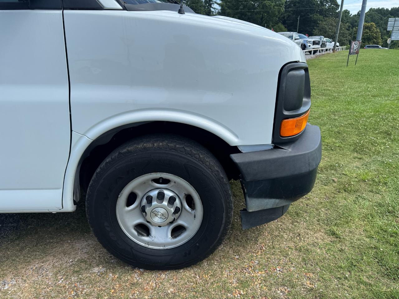 Chevrolet Express Cargo Van RWD 2500 135" 2017