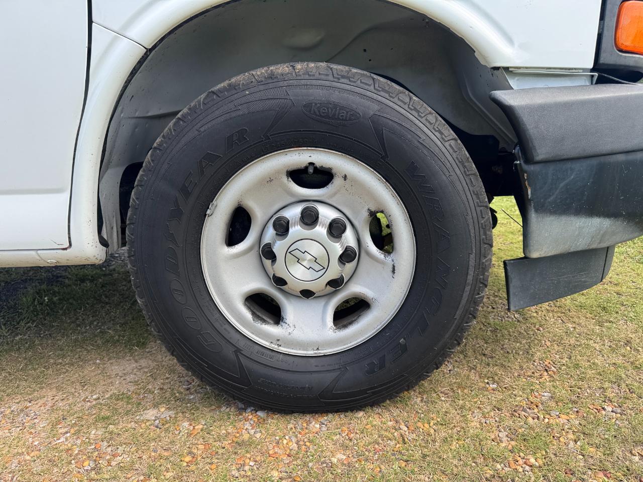 Chevrolet Express Cargo Van RWD 2500 135" 2017