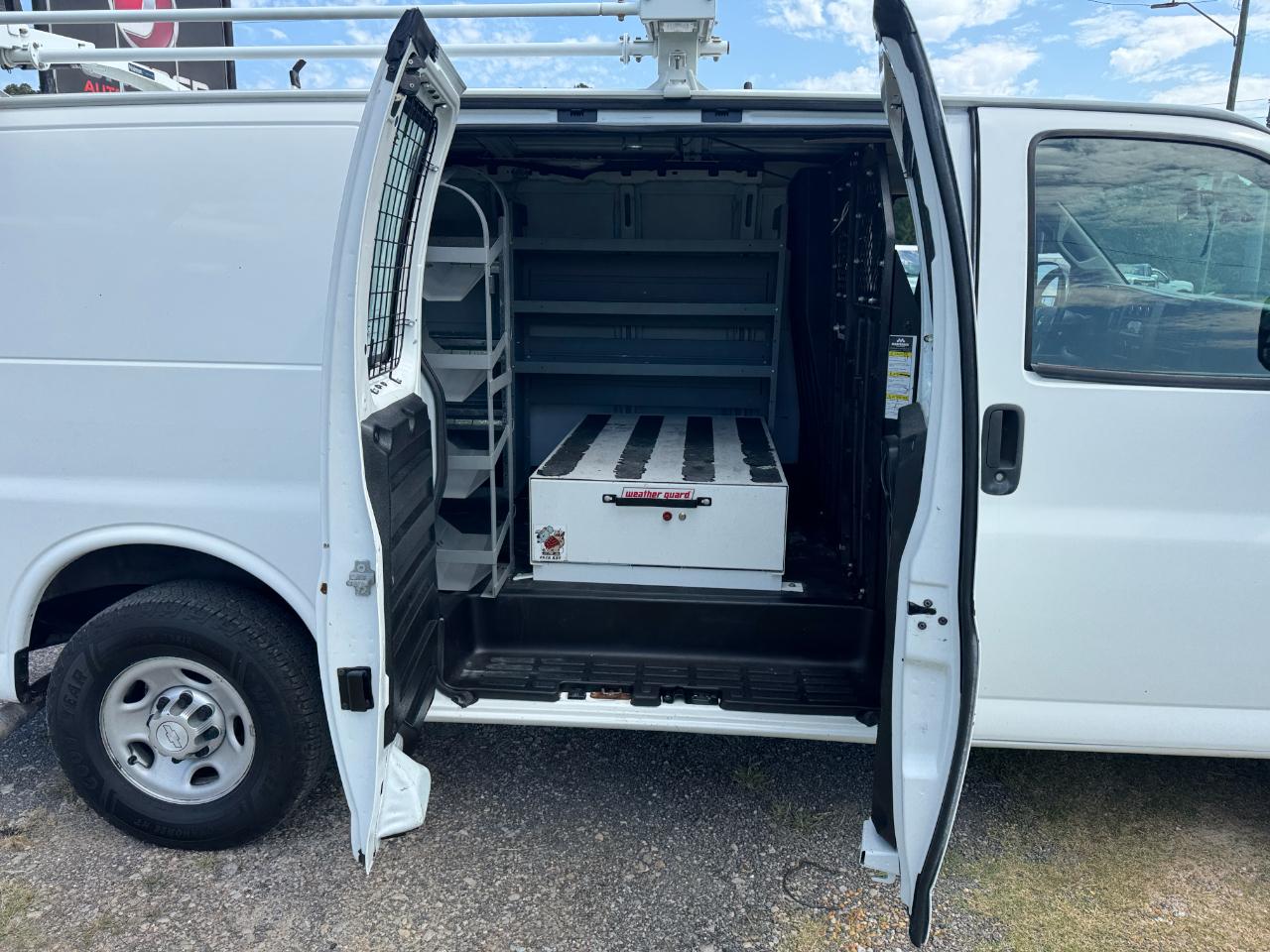 Chevrolet Express Cargo Van RWD 2500 135" 2017