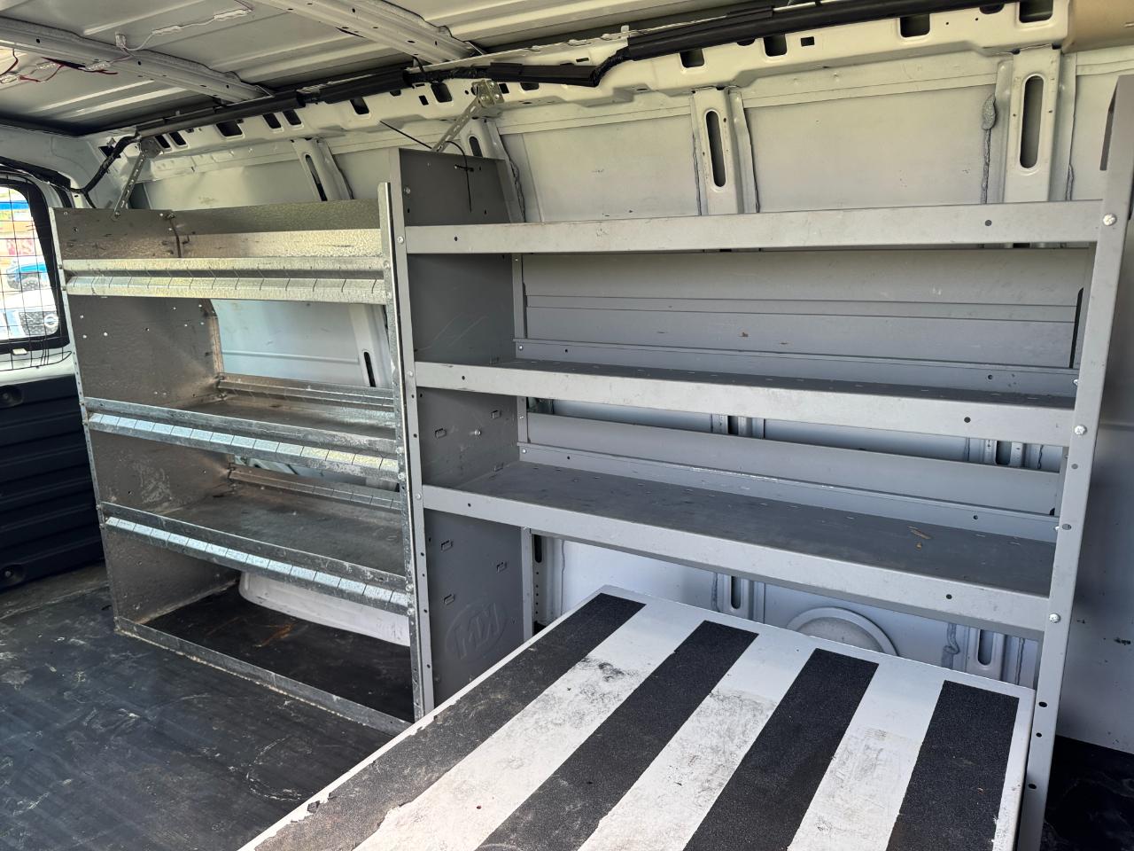 Chevrolet Express Cargo Van RWD 2500 135" 2017