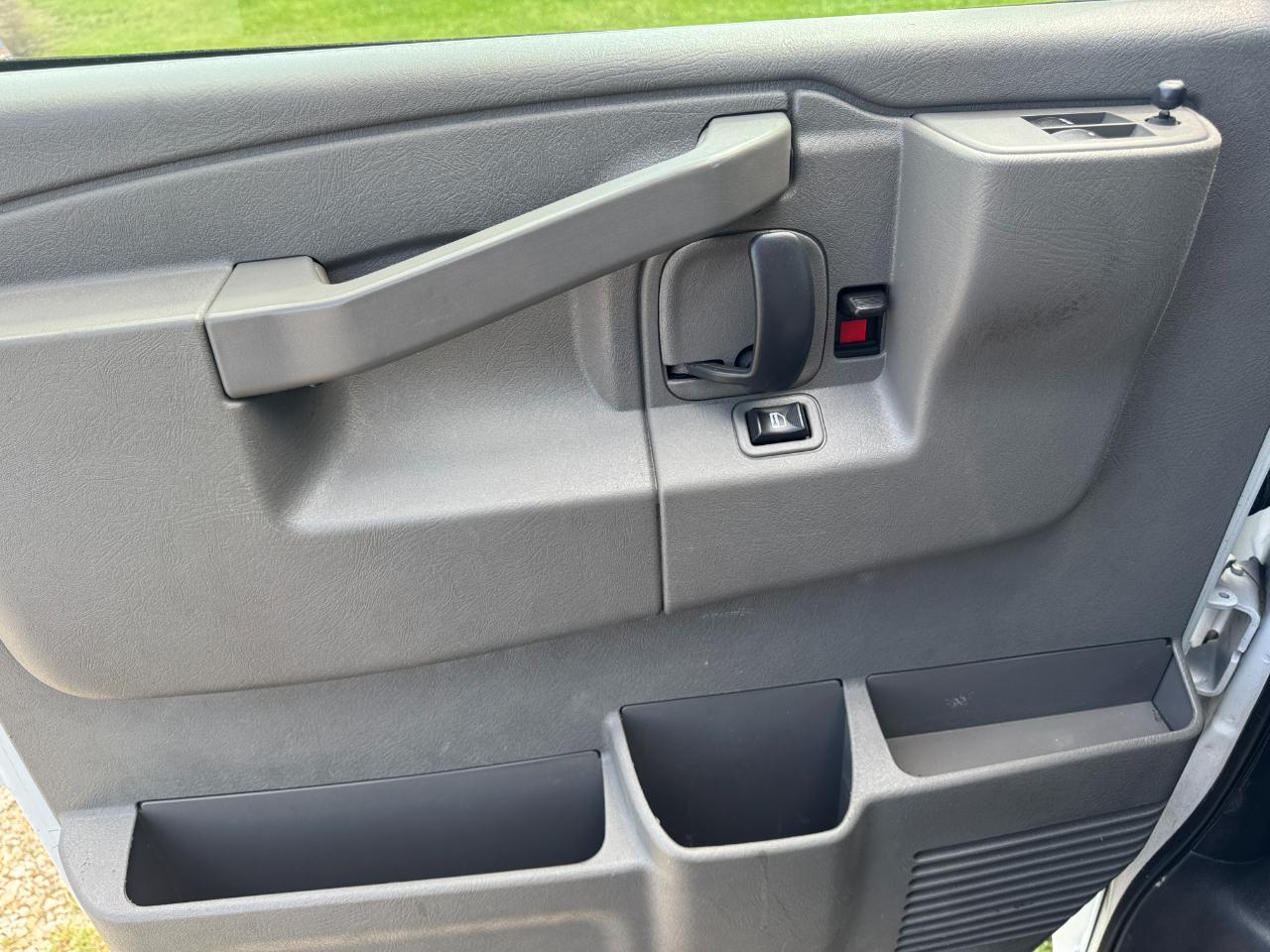 Chevrolet Express Cargo Van RWD 2500 135" 2017