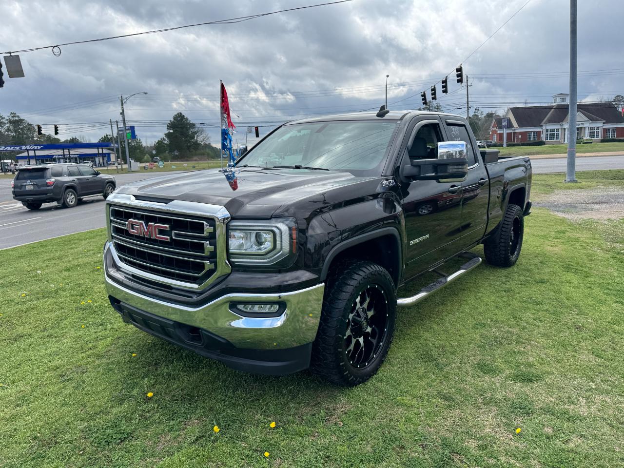 GMC Sierra 1500 4WD Double Cab 143.5" SLE 2018