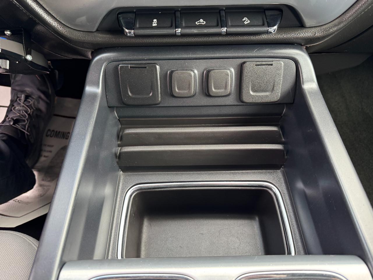 GMC Sierra 1500 4WD Double Cab 143.5" SLE 2018