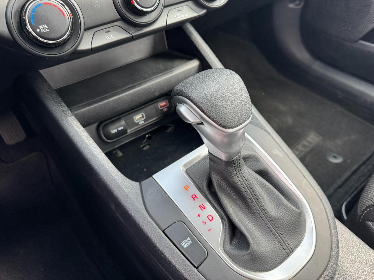 Kia Forte LXS IVT 2024