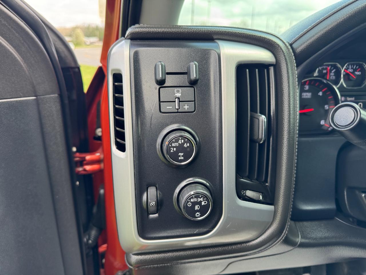 GMC Sierra 1500 4WD Double Cab 143.5" SLE 2015