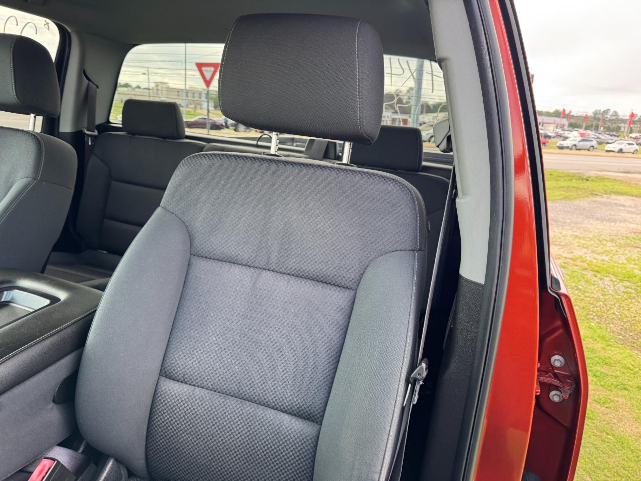 GMC Sierra 1500 4WD Double Cab 143.5" SLE 2015