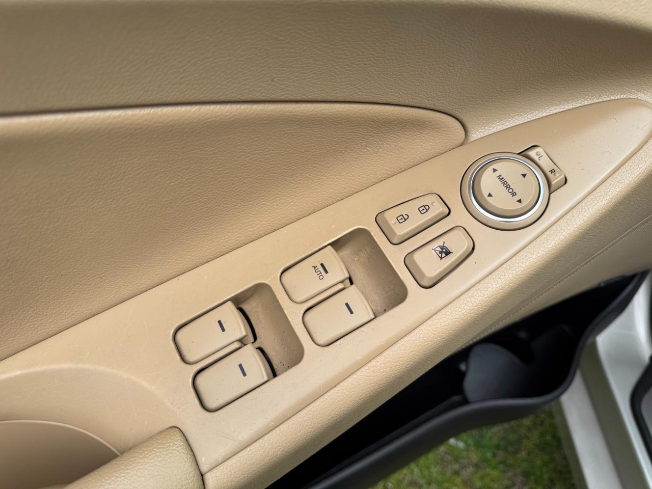 Hyundai Sonata 4dr Sdn 2.0L Auto Ltd 2011