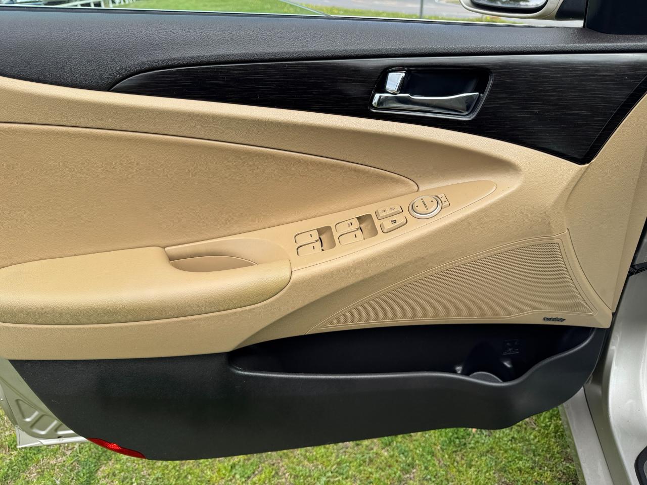 Hyundai Sonata 4dr Sdn 2.0L Auto Ltd 2011