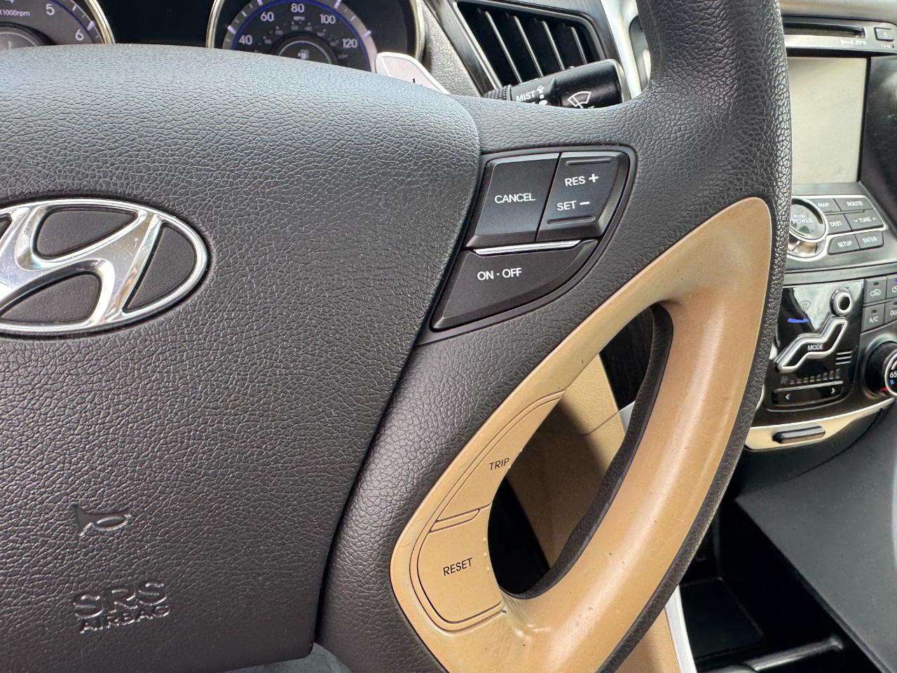 Hyundai Sonata 4dr Sdn 2.0L Auto Ltd 2011