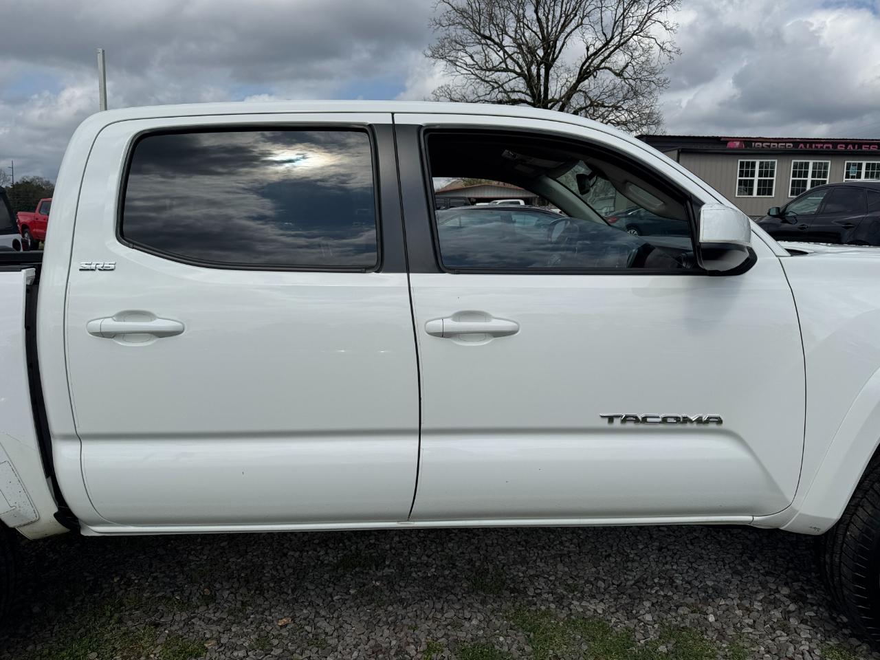 Toyota Tacoma 2WD SR5 Double Cab 5' Bed V6 AT (Natl) 2021