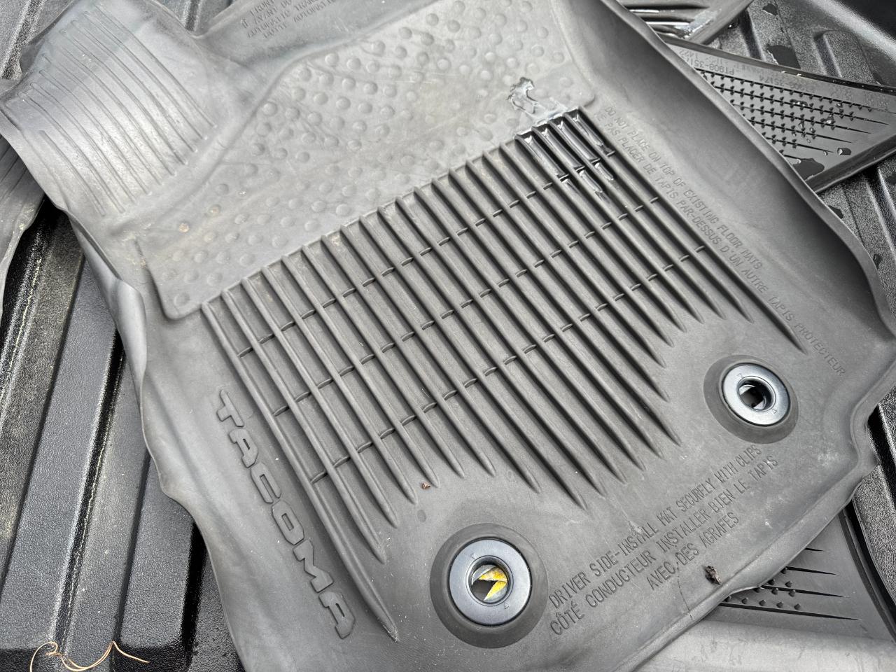 Toyota Tacoma 2WD SR5 Double Cab 5' Bed V6 AT (Natl) 2021