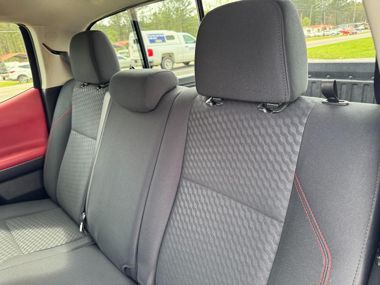 Toyota Tacoma 2WD SR5 Double Cab 5' Bed V6 AT (Natl) 2021