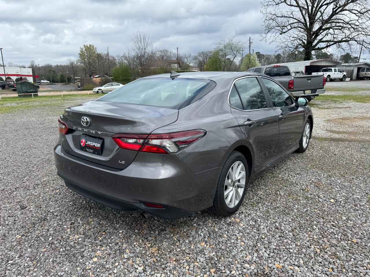 Toyota Camry LE Auto (Natl) 2021