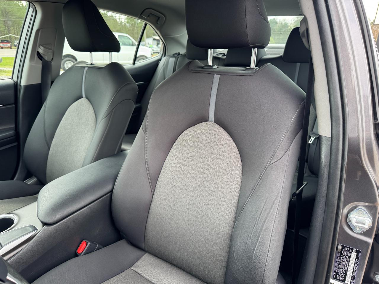 Toyota Camry LE Auto (Natl) 2021