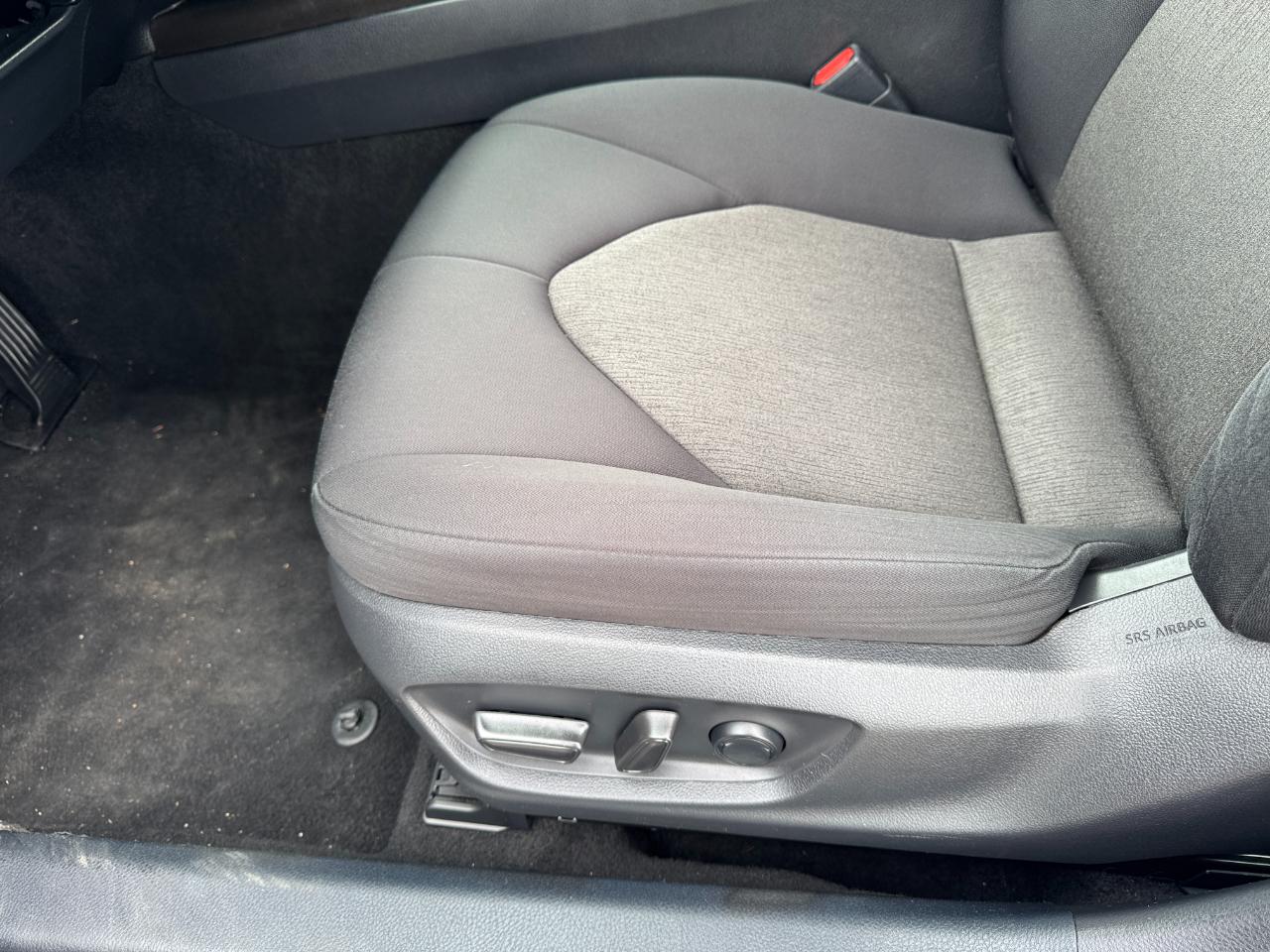 Toyota Camry LE Auto (Natl) 2021