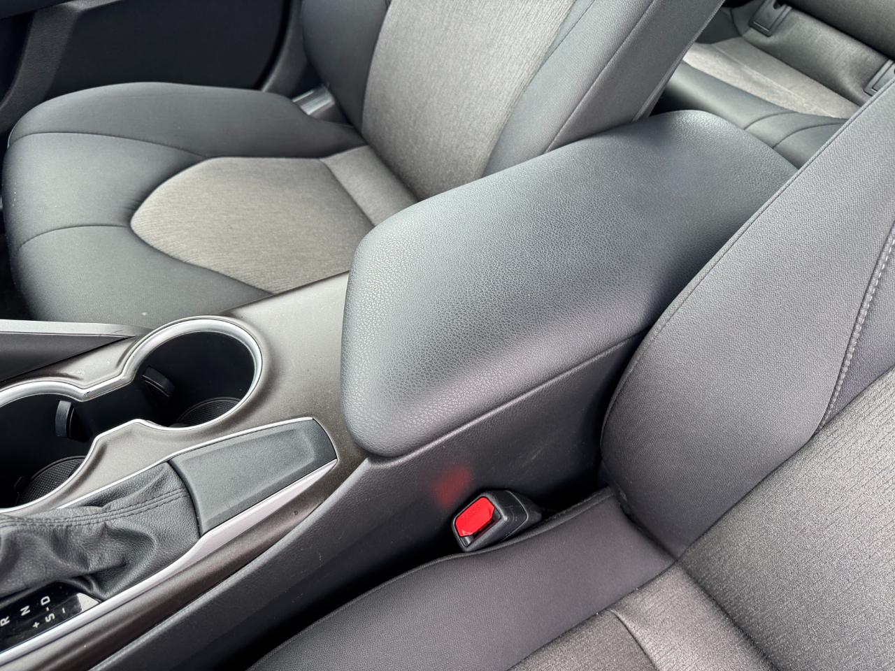 Toyota Camry LE Auto (Natl) 2021