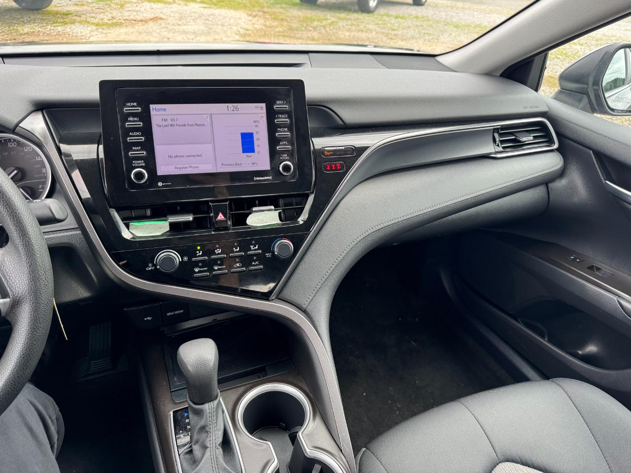 Toyota Camry LE Auto (Natl) 2021