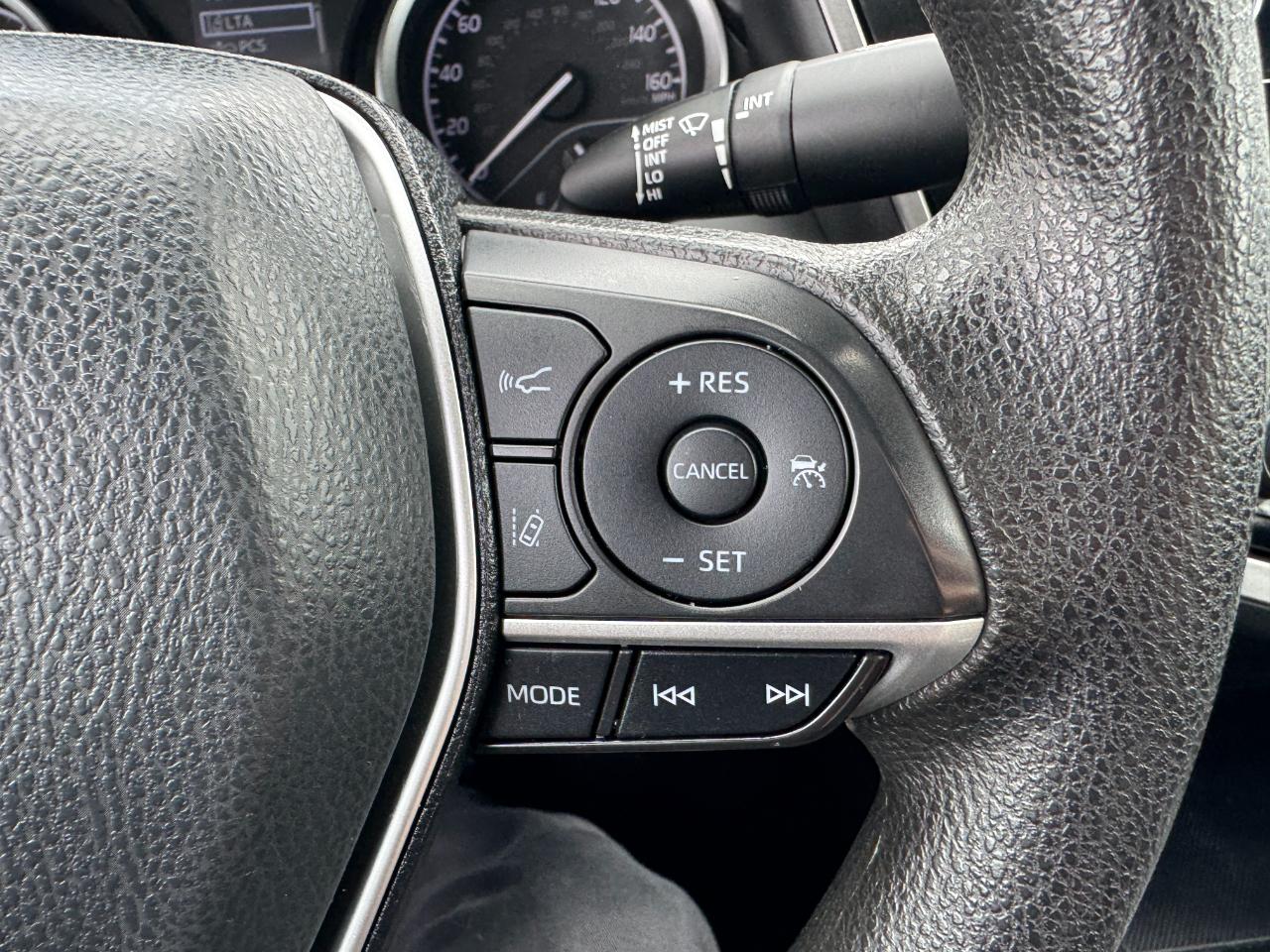 Toyota Camry LE Auto (Natl) 2021