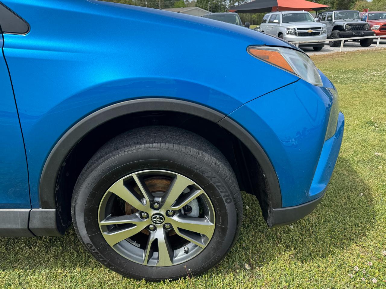 Toyota RAV4 XLE FWD (Natl) 2018