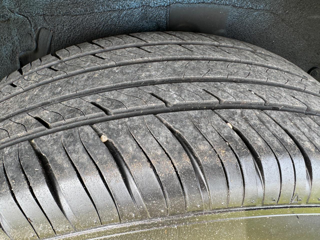 Toyota RAV4 XLE FWD (Natl) 2018