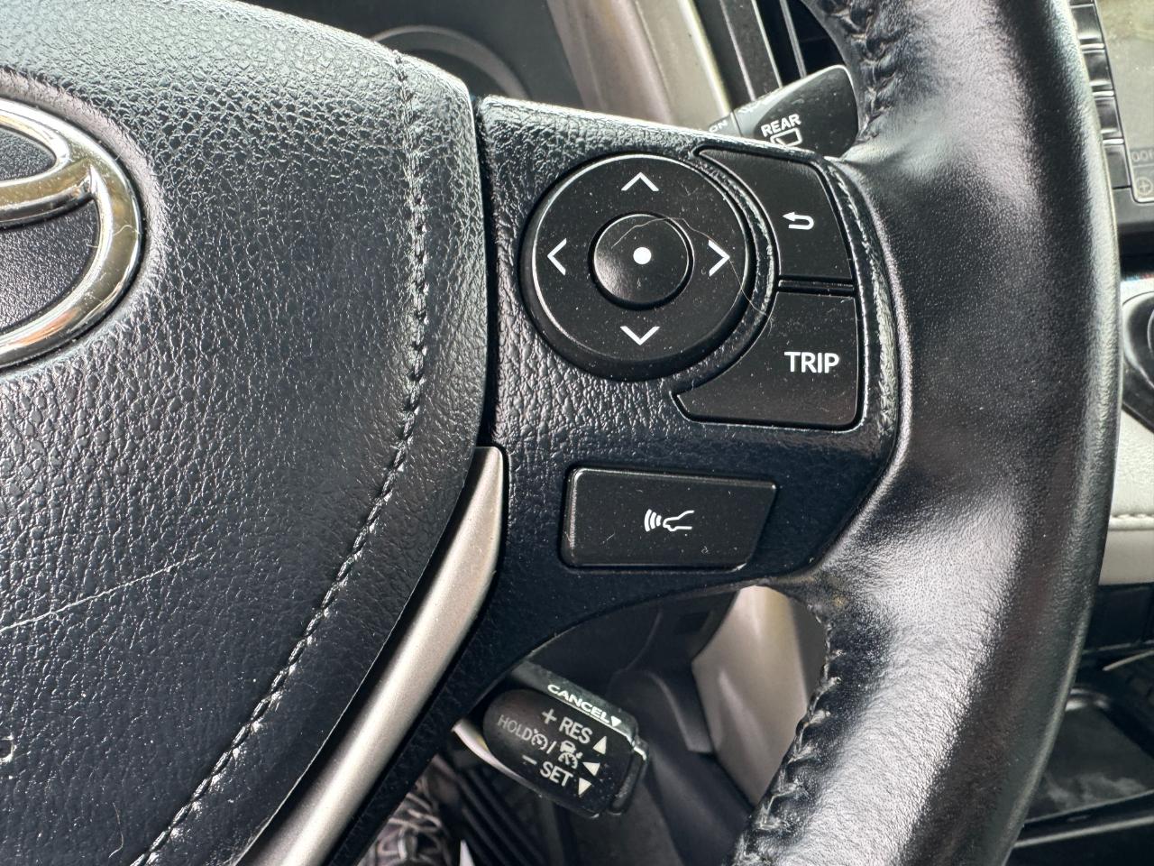 Toyota RAV4 XLE FWD (Natl) 2018