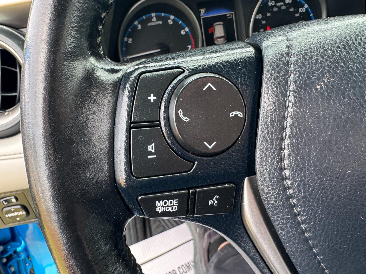 Toyota RAV4 XLE FWD (Natl) 2018