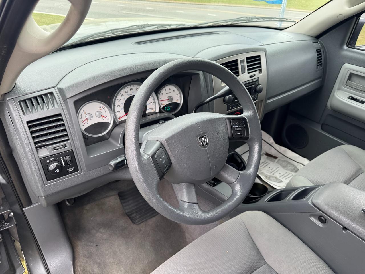 Dodge Dakota 4dr Quad Cab 131 SLT 2006