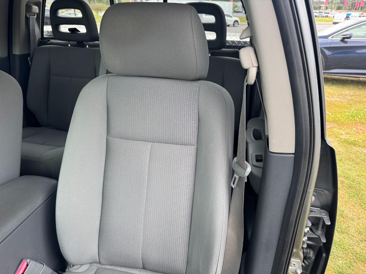 Dodge Dakota 4dr Quad Cab 131 SLT 2006