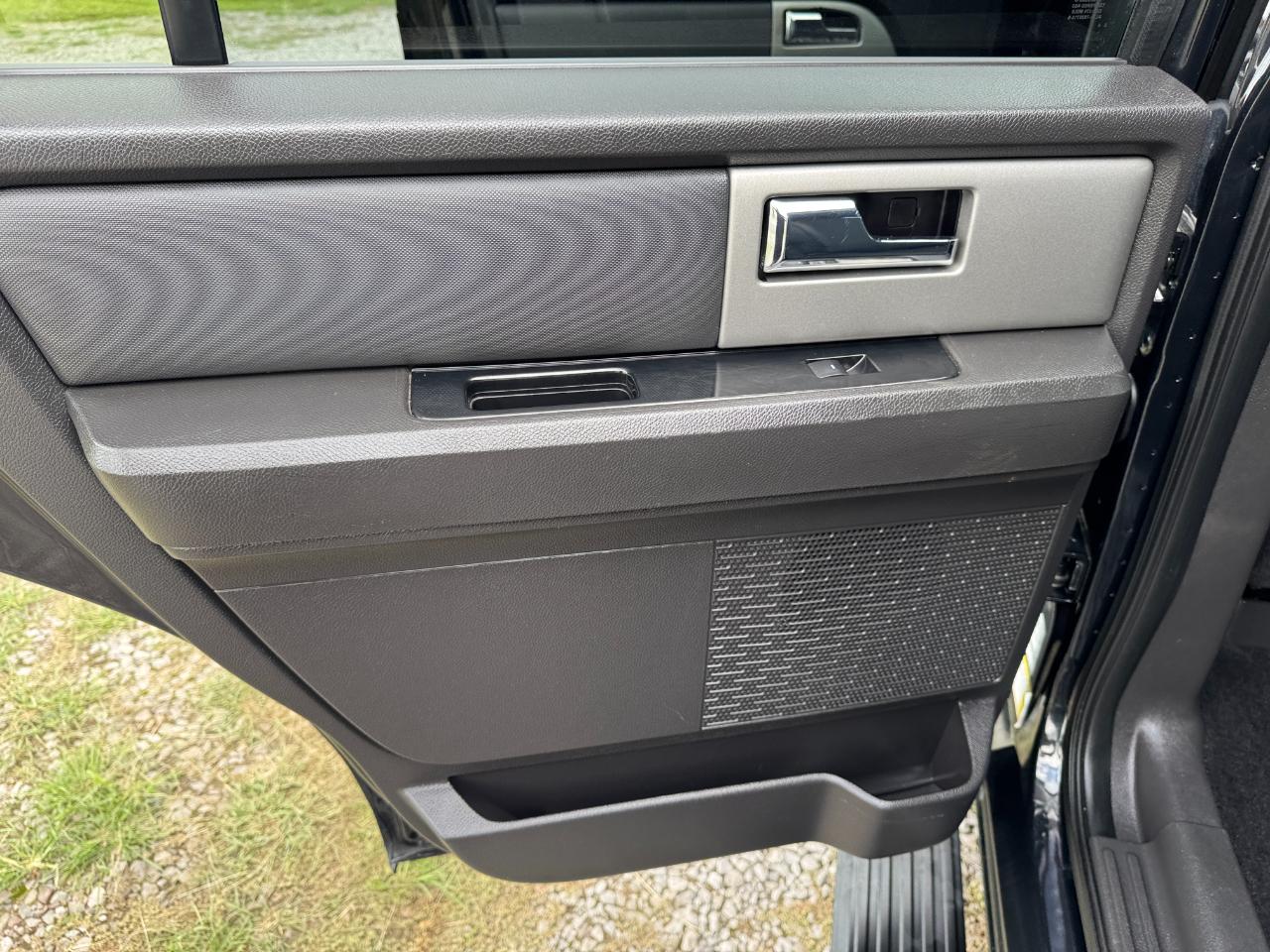 Ford Expedition 2WD 4dr Limited 2012