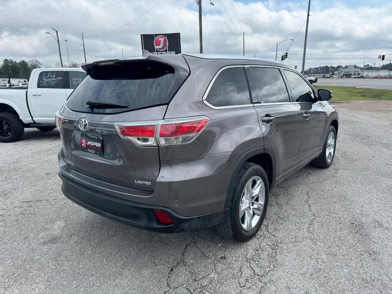 Toyota Highlander FWD 4dr V6 Limited (Natl) 2015