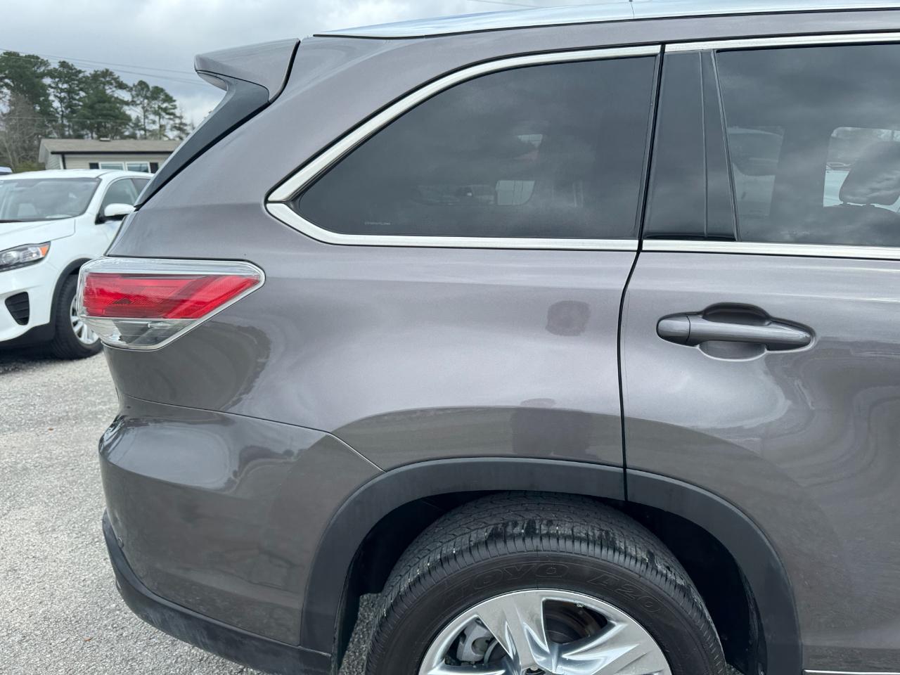 Toyota Highlander FWD 4dr V6 Limited (Natl) 2015